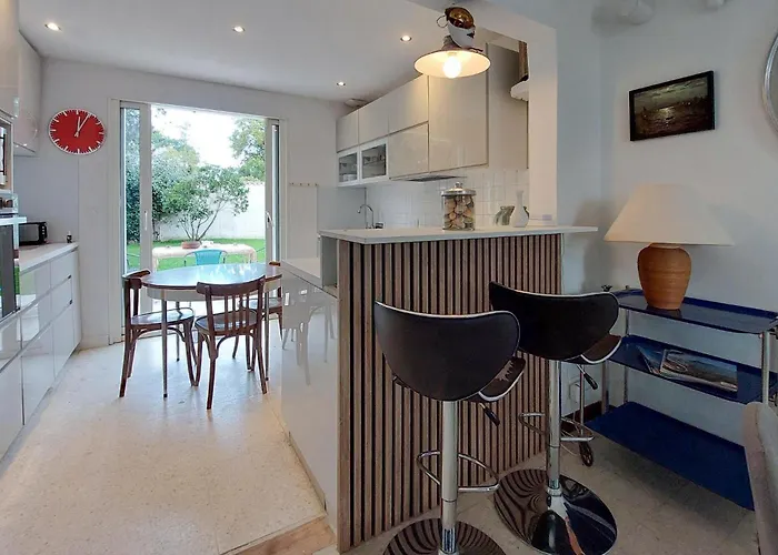 Belle Vue 圣特罗让莱班